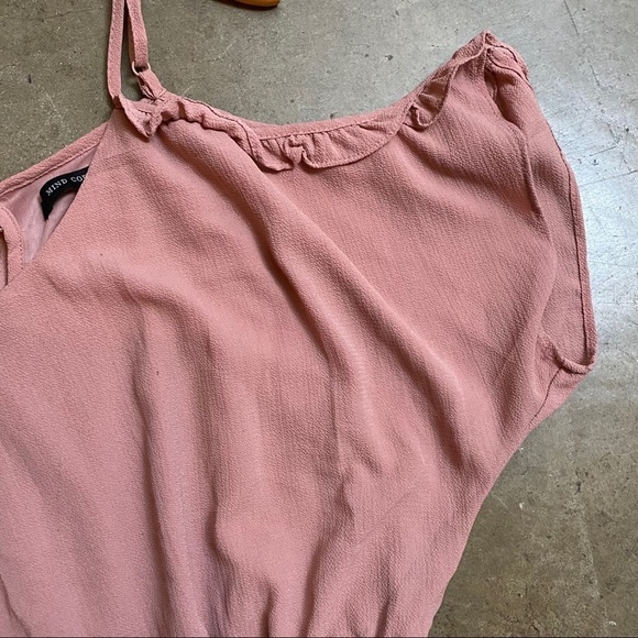 Blush shoulder detail romper - Picture 4 of 6